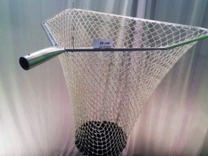 Kescher eckig aus verzinktem Stahl 80/ 15×15/2,0 mm – großer Bügelhamen