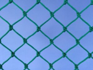 Schutznetz, geknotet, Polyethylen – multifil 30×30/2,5 mm grün