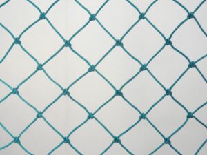 Schutznetz, geknotet, Polyethylen – multifil 45/2,5 mm weiß