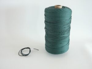 Kordel Polyethylen 2,5 mm / 2 kg (660 m) gestrickt, dunkel grün - 1